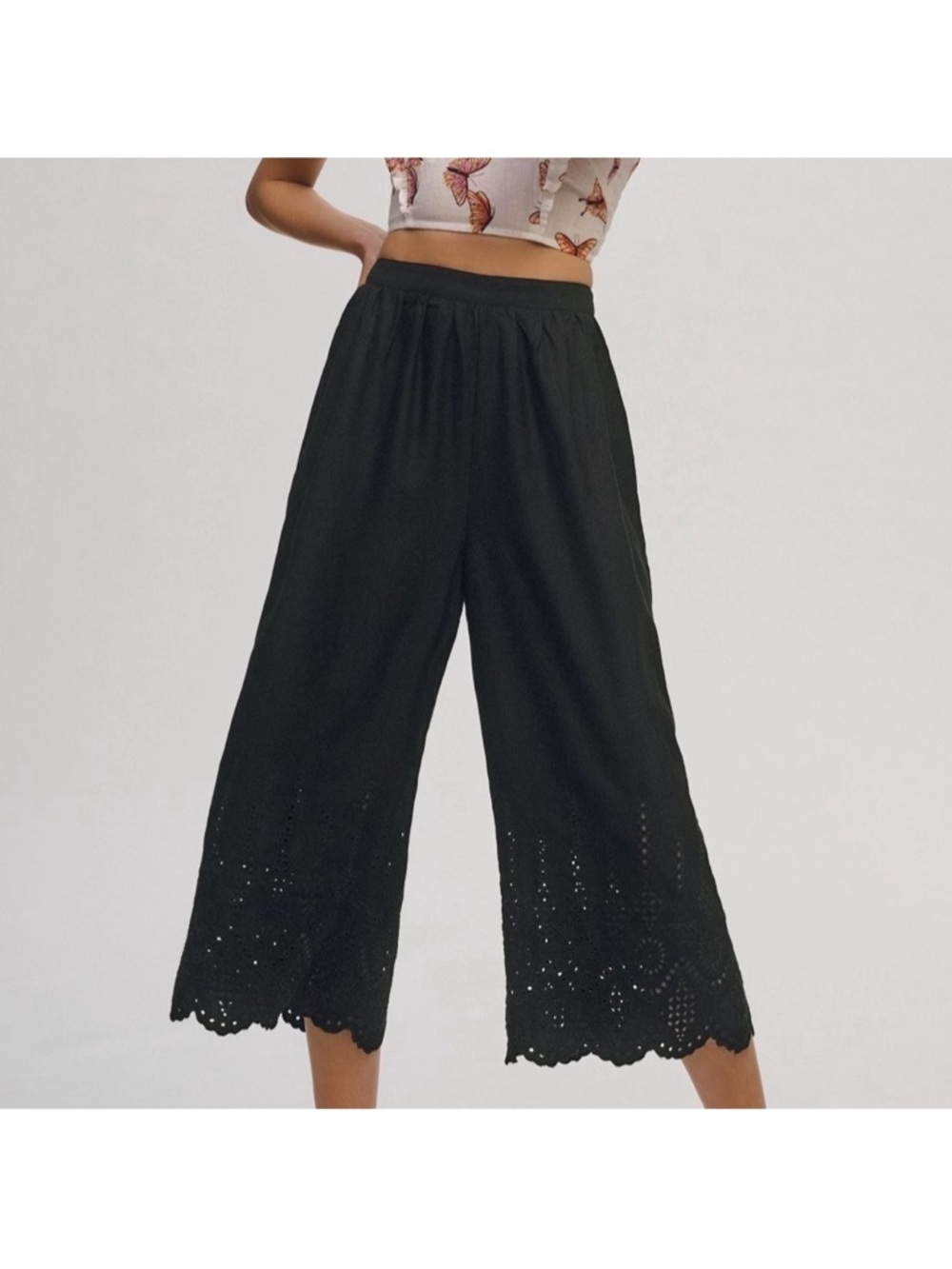 Anthropologie Black Wide Leg Crop Pants Eyelet Hem Size 8 Lyocell